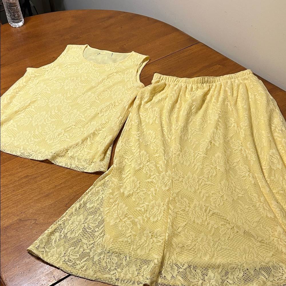 Southern Lady Light Yellow Ensemble